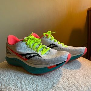 Saucony Women’s Endorphin Speed Running Shoe 9.5